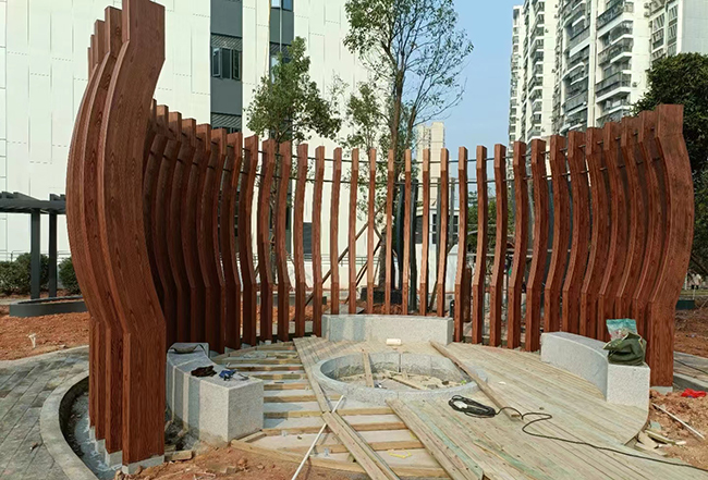 連云港公園鋼結構廊架仿木紋漆制作效果